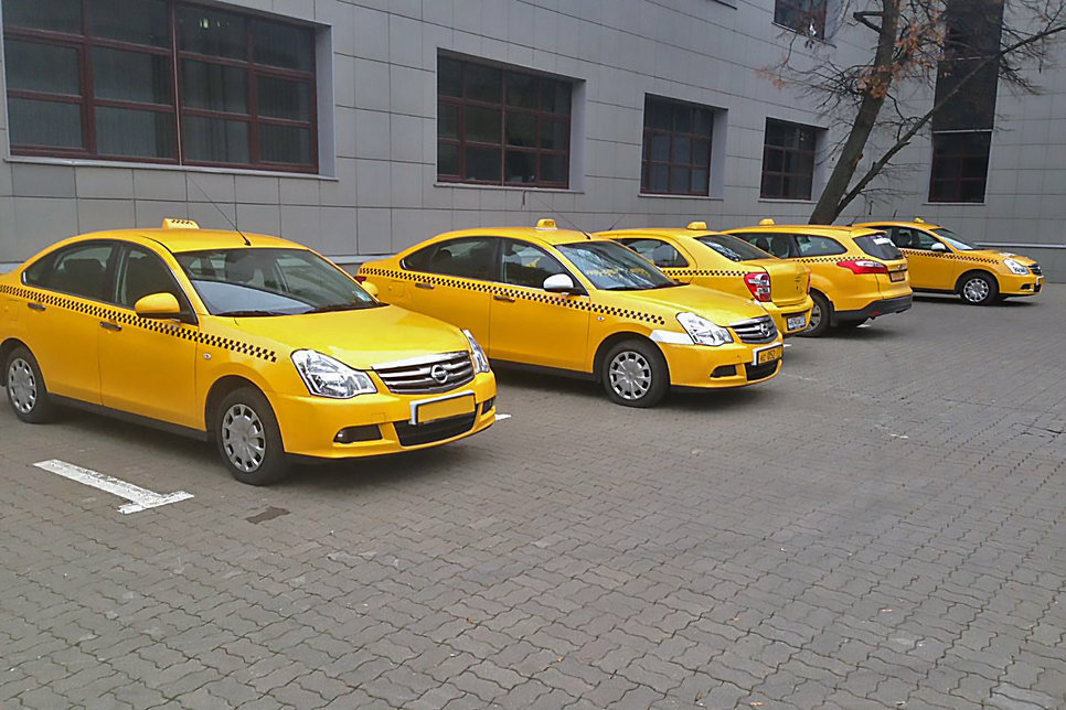 Какую машину взять в аренду для такси?