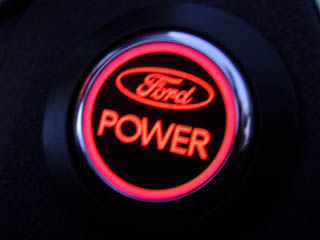 Ford Fiesta New - цвет Hot Magenta